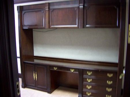 Executive Kneespace Credenza and Hutch Set