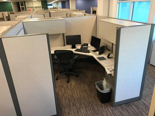 W6175 - Steelcase Answer Cubicles