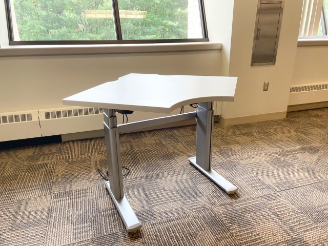 D12196 - Steelcase Corner Sit-Stand Desks