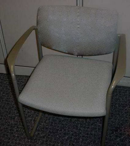 C083 - Steelcase Player Side Chairs