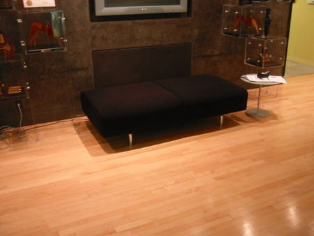 R182 - Modern Reception Area Couch