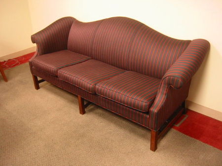 R203 - Traditional Couch