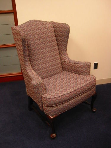 R204 - Traditional Guest Seating