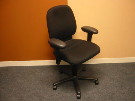 C220 - Black Sensor Task Seating