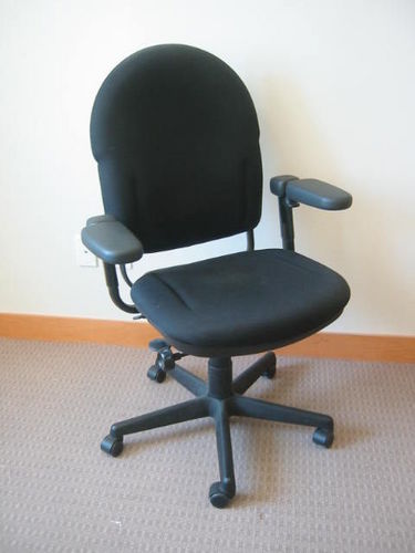 C271 - Black Turnstone Seating
