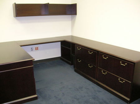 D333 - Traditional Steelcase Office