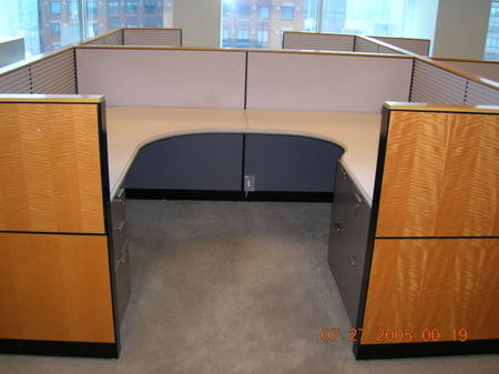 W381 - 16 Steelcase Montage Workstations