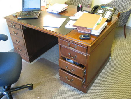 D427 - Traditional Double Pedestal Desk 