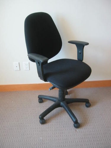 C526 - Black Task Office Seating