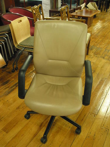 C531 - Keilhauer Leather Task Seating