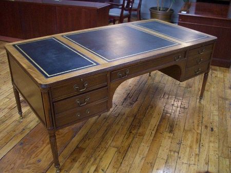 D543 - Leather Inlayed Antique Desk