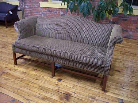 R545 - Traditional Couch