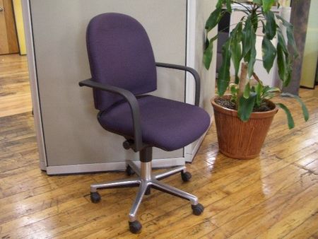 C557 - Gunlocke Seating