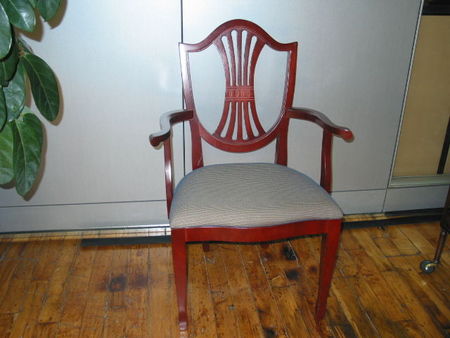 C566 - Traditional Guest Seating