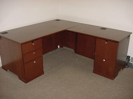 D613 - Steelcase Arbor Desks