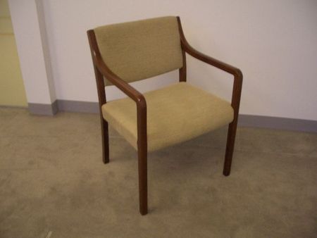 C646 - Gunlocke Side Seating