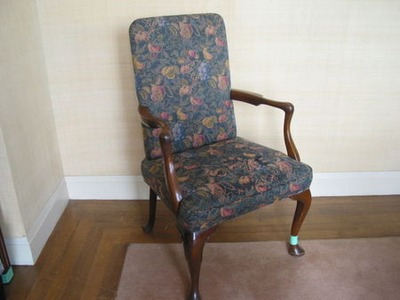 C694 - Traditional Wood Side Seating