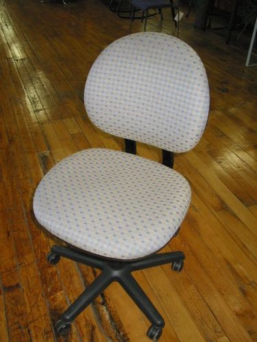 C719 - Armless Steelcase Criterion Seating