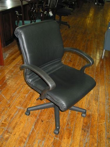 C746 - Black Leather Task Seating