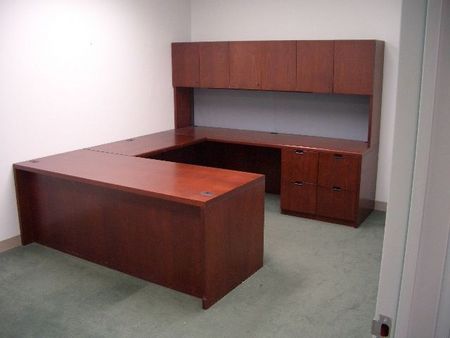 D779 - Steelcase Desk Set