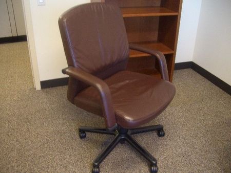 C846 - Medium Back Executive Leather Chairs