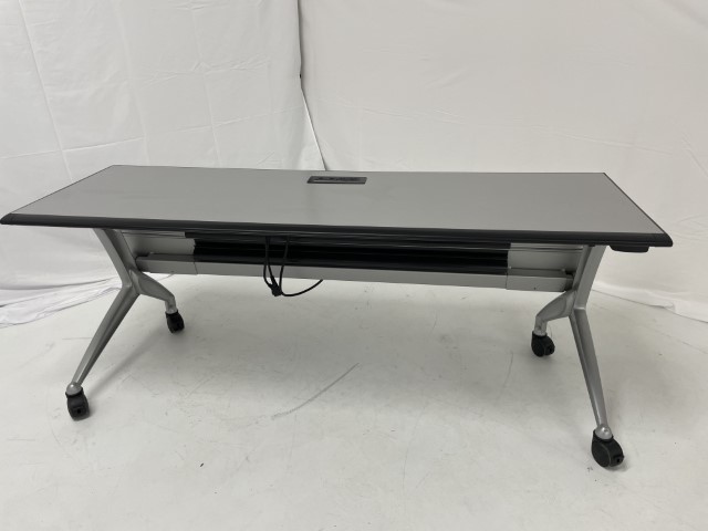 TT12047 - Coalesse Training Tables