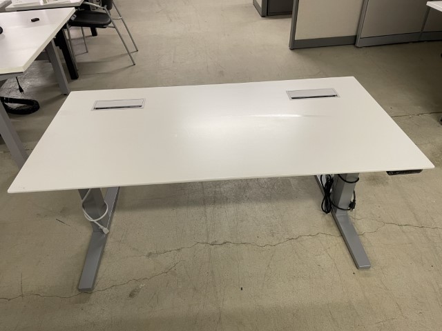 D12204 - Teknion Sit-Stand Desk