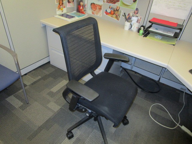 C61528 - Steelcase Think Chairs