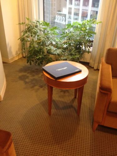 R3498 - Side Table