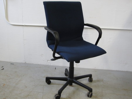 C3774L - Steelcase Protege Chairs