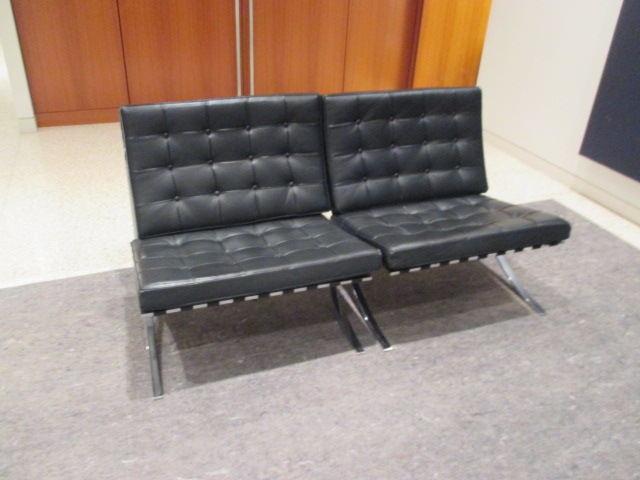R6082C - Modern Leather Seating