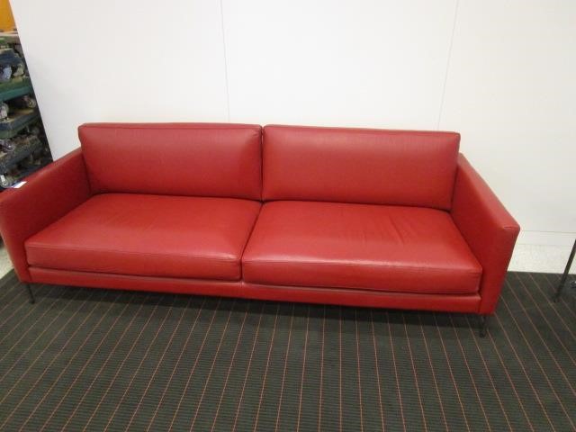 R6263 - Knoll Leather Sofa