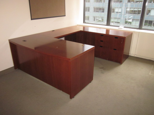 D12049 - Steelcase U-Shape Desk Sets