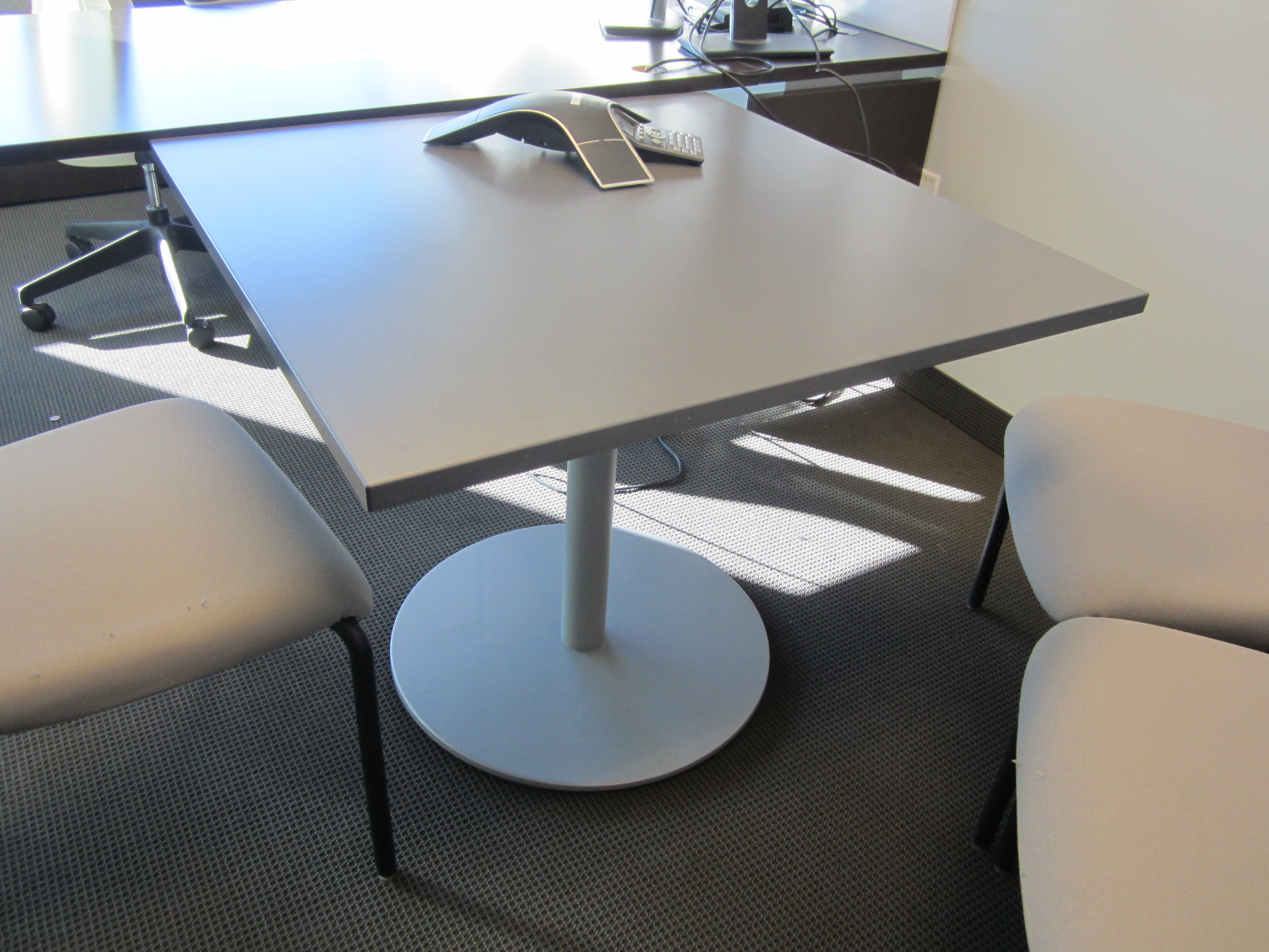 T12136 - Teknion 36" Square Table