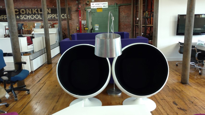 R6160C - Egg Chairs