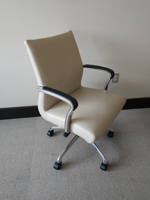 C61399A - Steelcase Coalesse Leather Seating