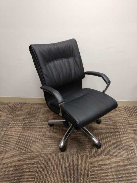 C61400A - Trendway Leather Seating