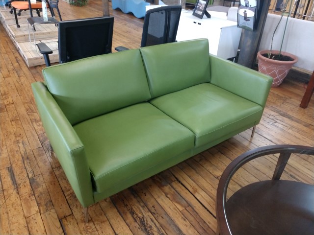 R6176C - Knoll Leather Sofa