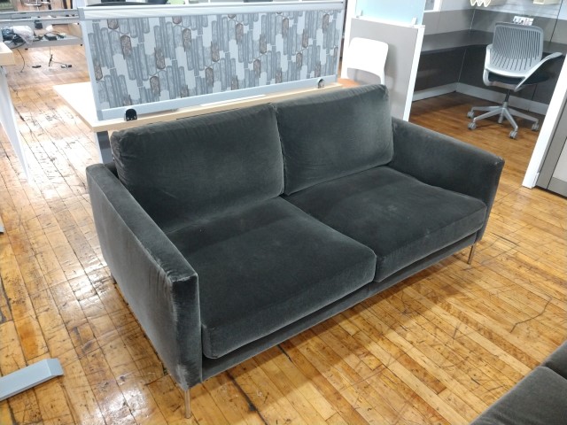 R6179 - Knoll Sofa