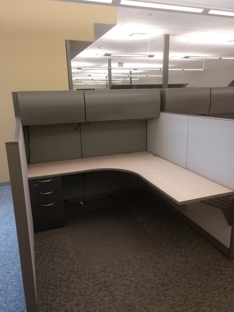 W6142 - Steelcase Answer Workstations