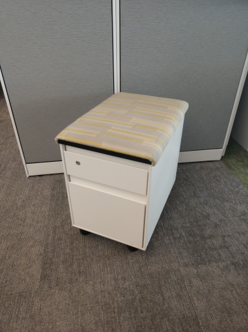 F6186 - Steelcase Mobile Pedestals