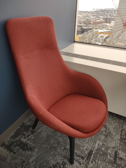 R6290 - Keilhauer Club Chair
