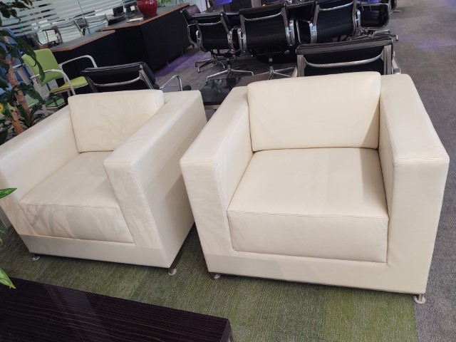 R6393 - Bernhardt Club Seating