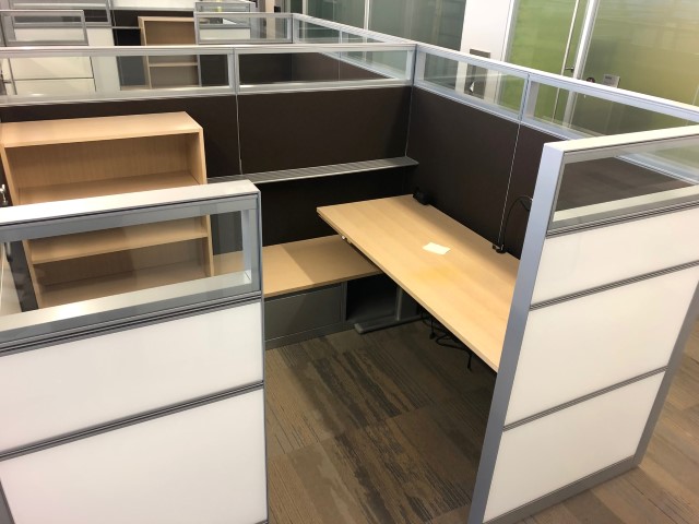 W6158 - Steelcase Montage Workstations