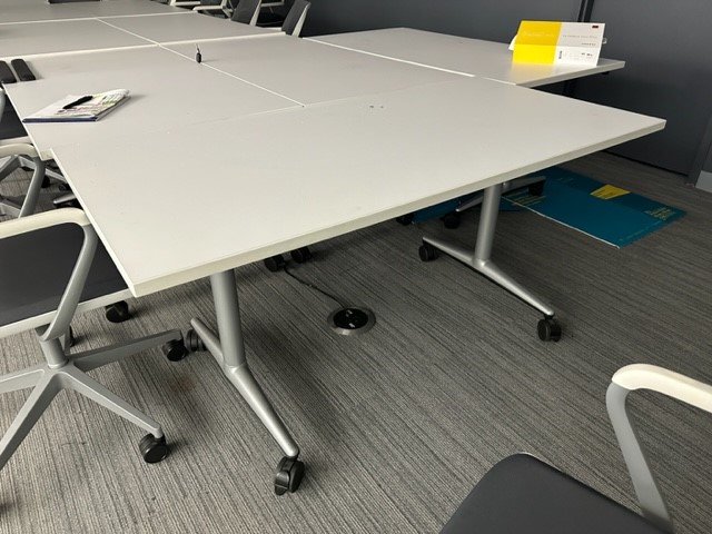 TT12042 - Flip-Top Training Tables