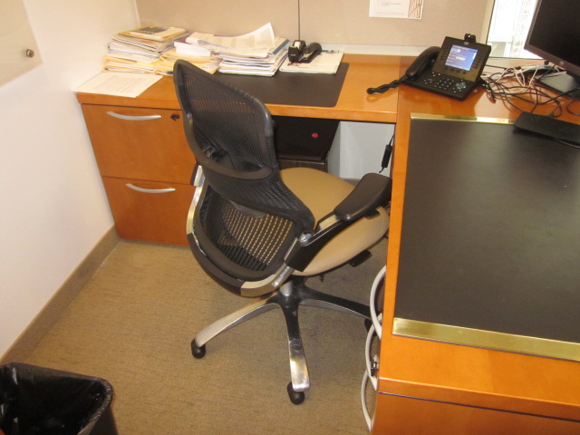 D12133 - Geiger L-Shape Desk Sets