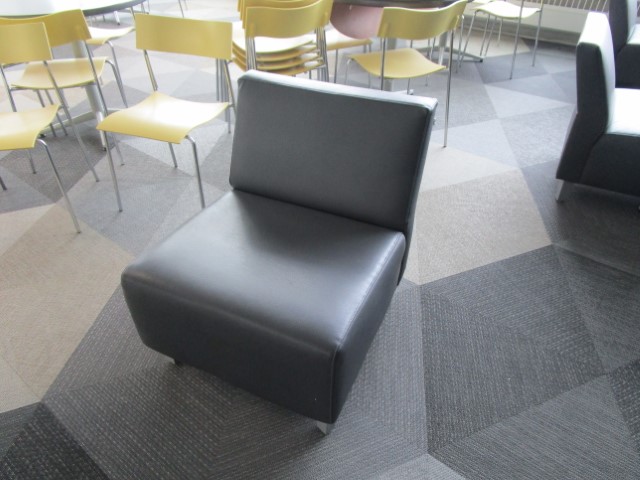 R6419 - Paoli Leather Club Chairs