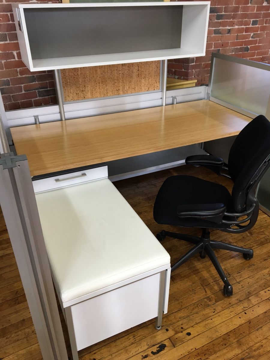 W6055A - Steelcase Post and Beam Workstations