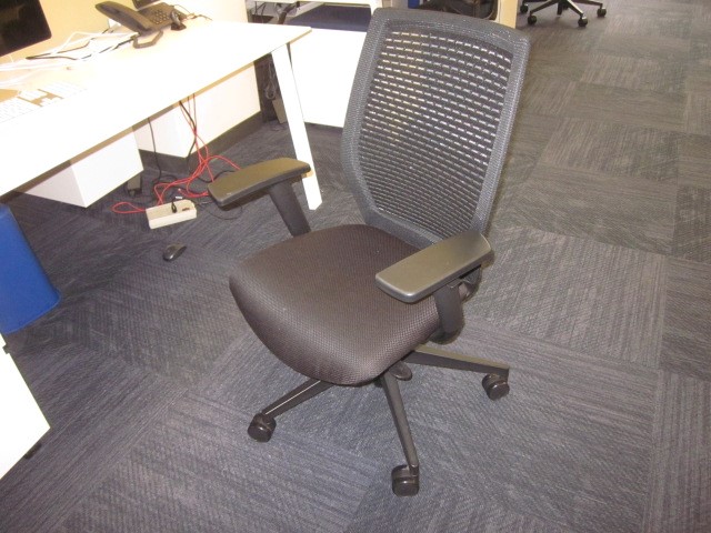 C61502 - Krug Black Desk Chair