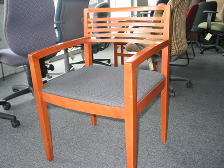 C1024 - Knoll Ricchio Side Seating